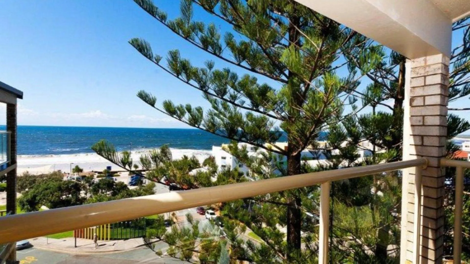 Unit 6 Alinga, Kings Beach Caloundra Holiday home
